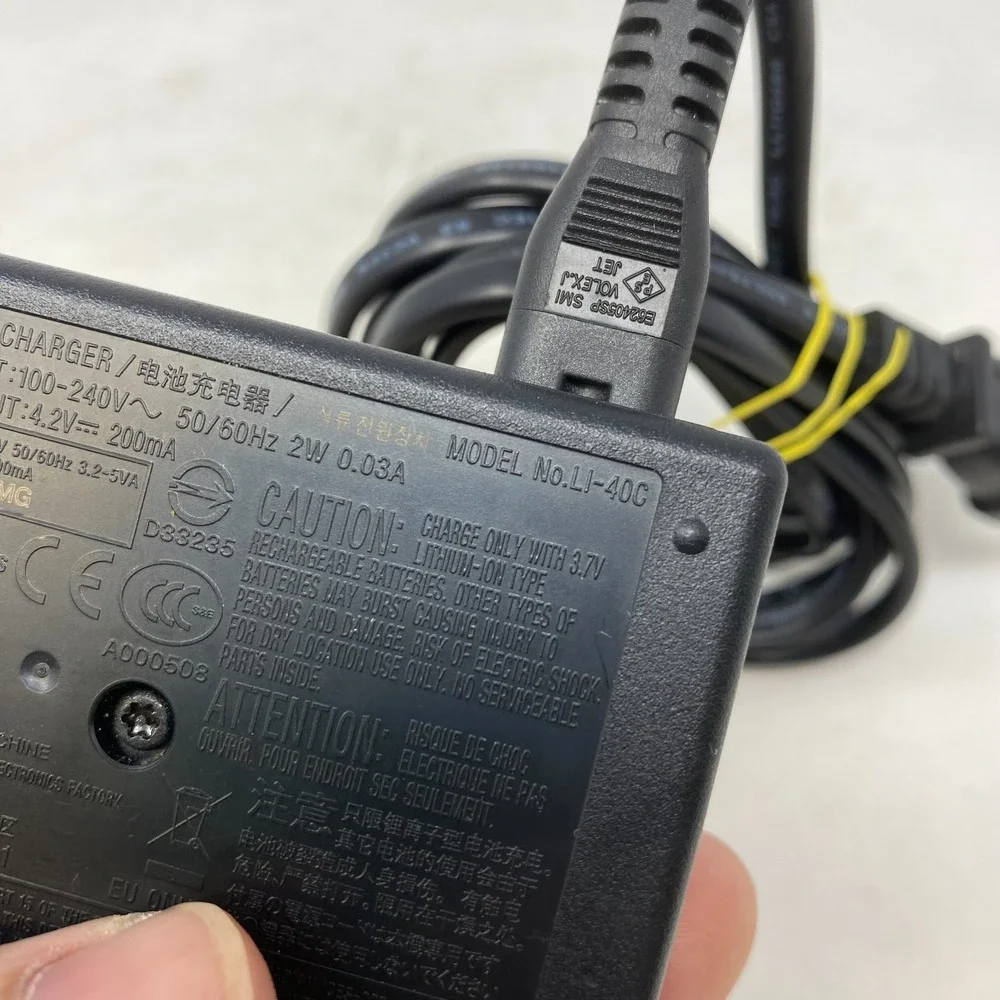 Olympus Lithium Ion Battery Charger Model Li-40C Replacement Part‎ Piece
